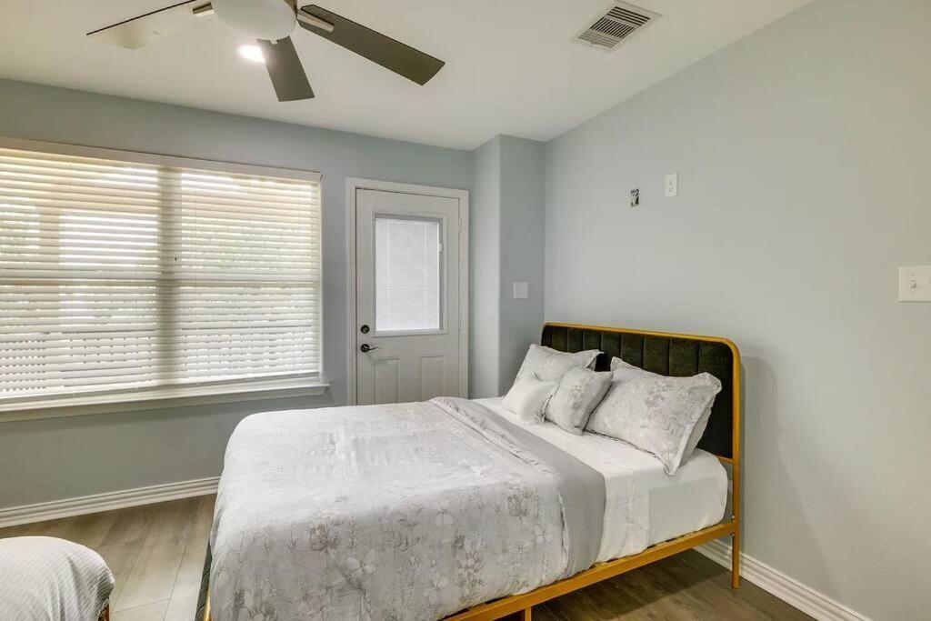 Vacation Home Lake Livingston! Onalaska Exterior photo