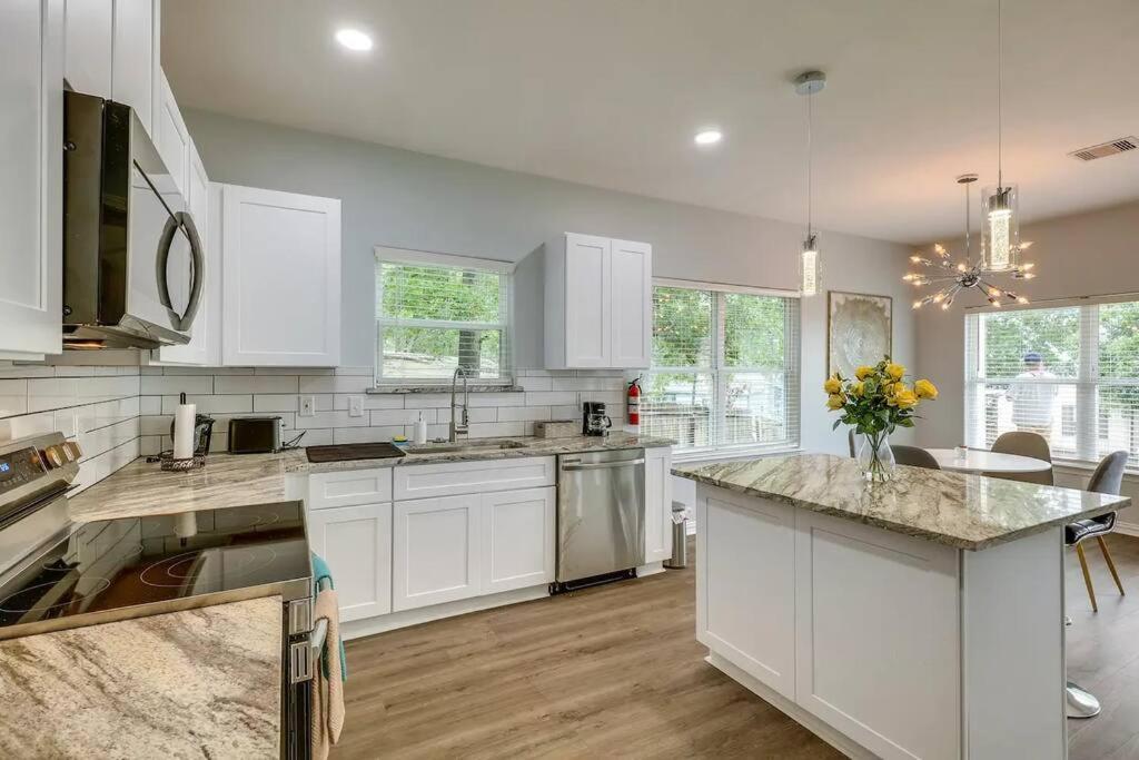 Vacation Home Lake Livingston! Onalaska Exterior photo